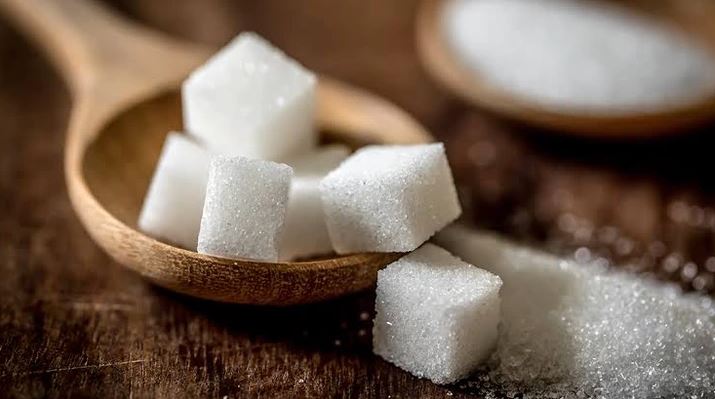 7 Signs that show you are eating too much sugar